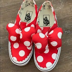 Minnie Mouse limited edition vans Disney